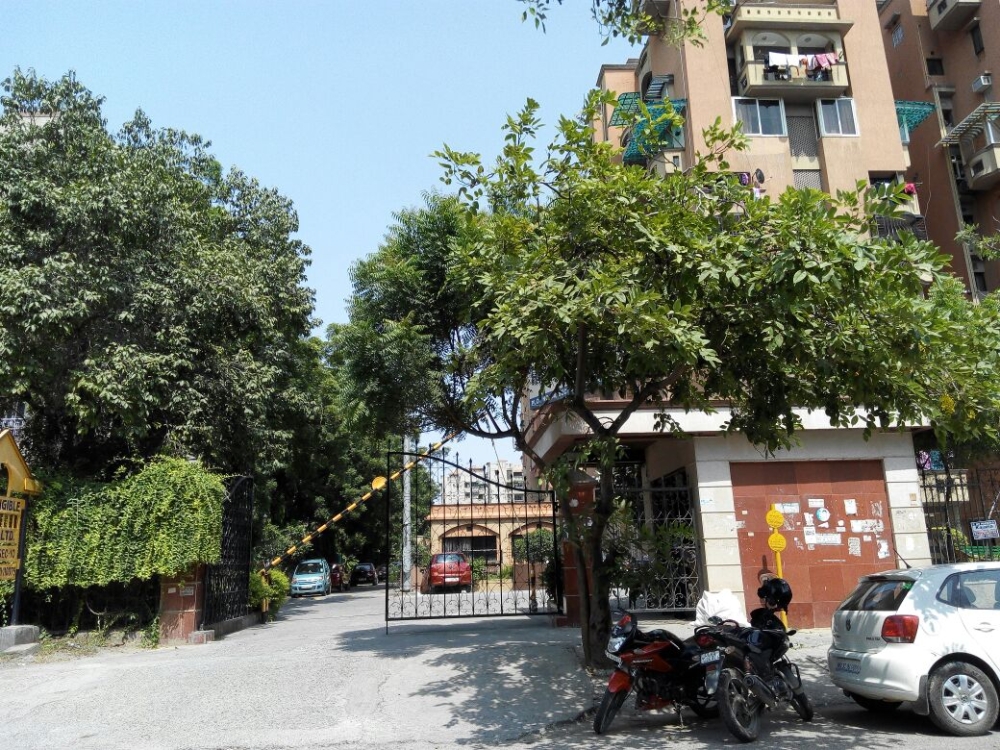 4 bhk flat for sale in The Eligible Apartment